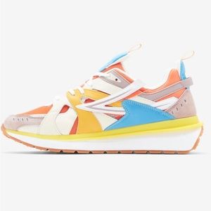 Mens FILA Sandenal Sneakers! Brand New in Box!